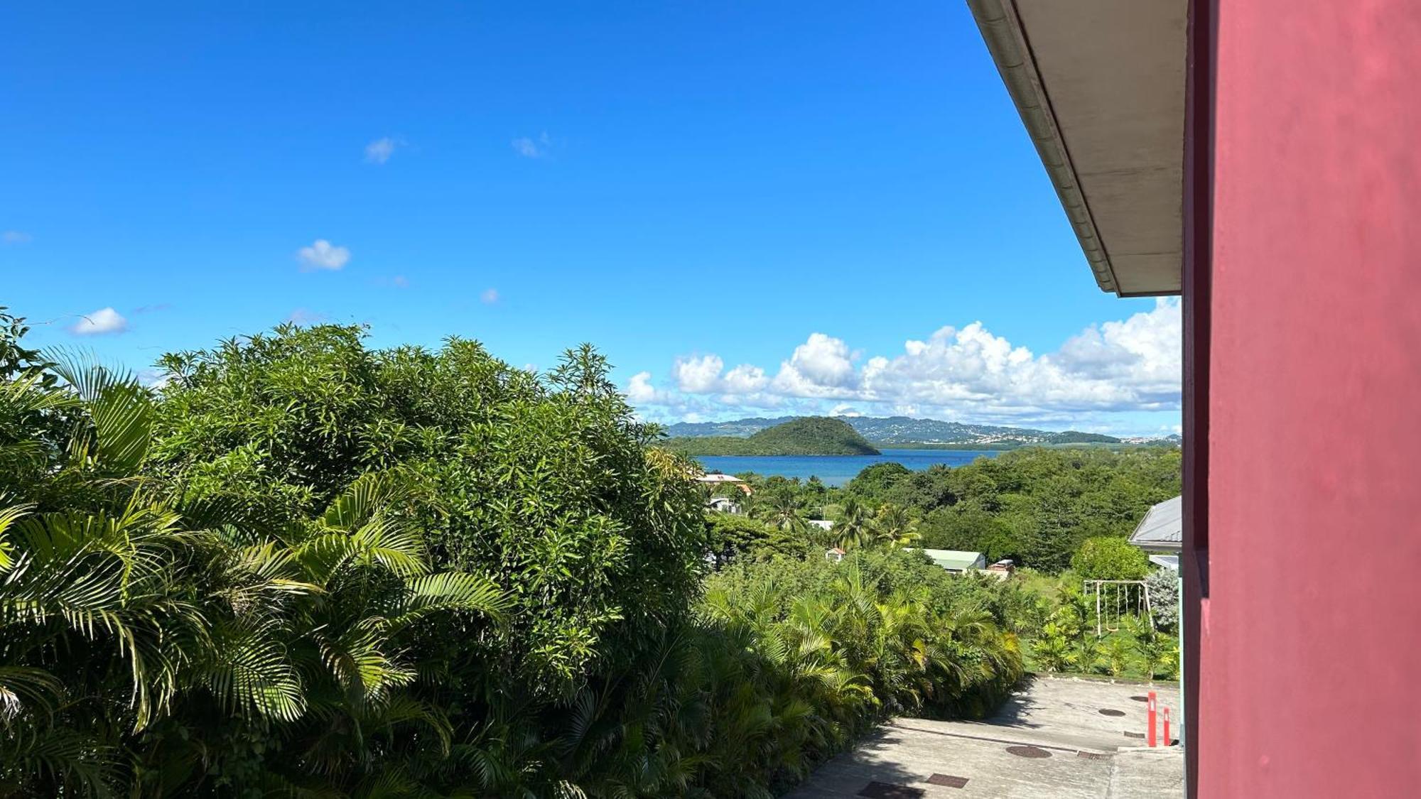 La Villa Jalna Grenadine Deux Chambres Et Piscine Privee レ・トロワ・イレ エクステリア 写真