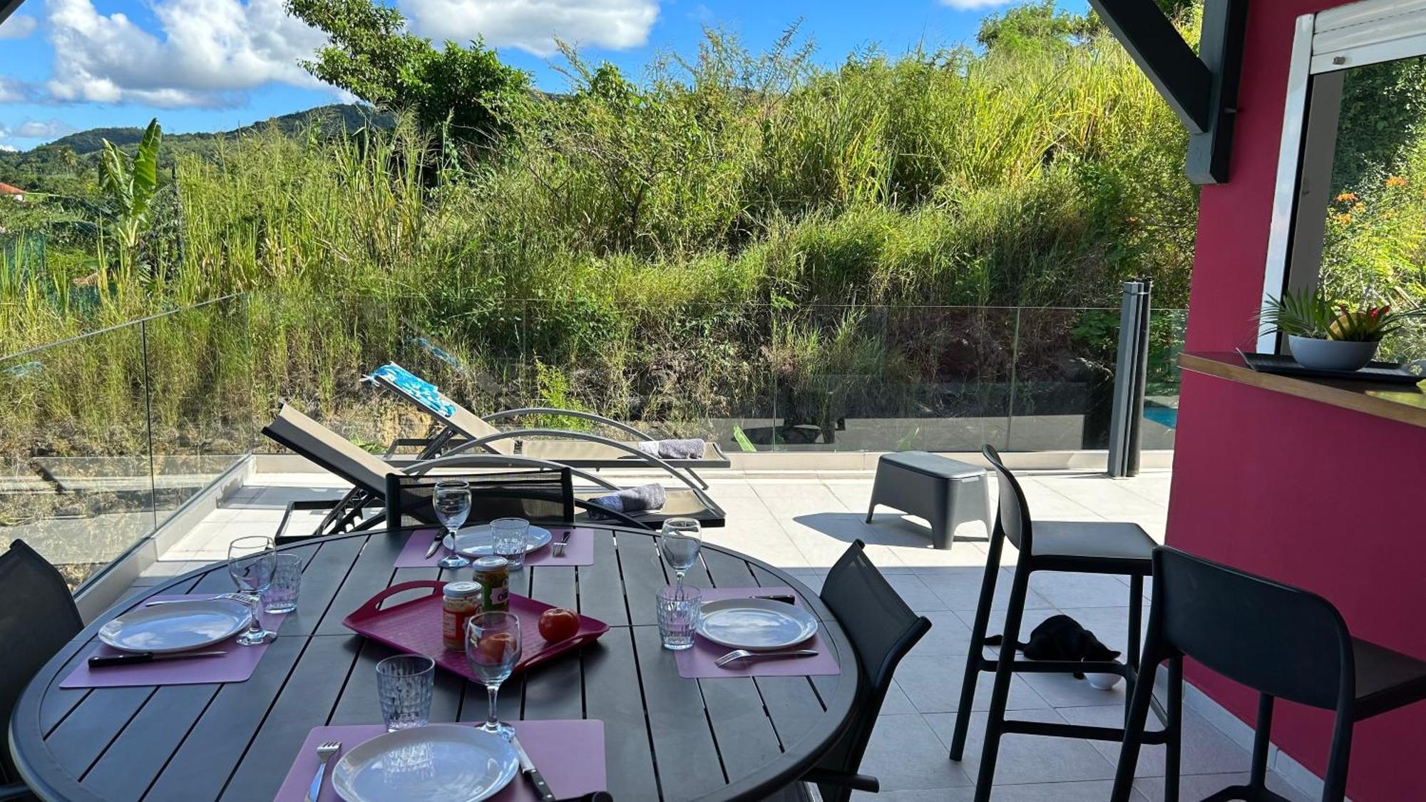 La Villa Jalna Grenadine Deux Chambres Et Piscine Privee レ・トロワ・イレ エクステリア 写真