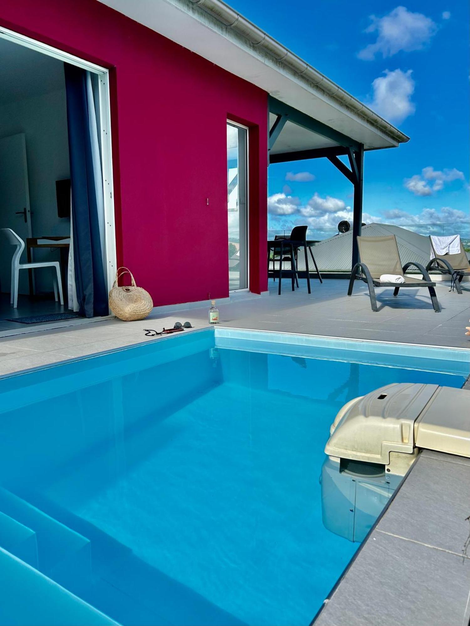 La Villa Jalna Grenadine Deux Chambres Et Piscine Privee レ・トロワ・イレ エクステリア 写真