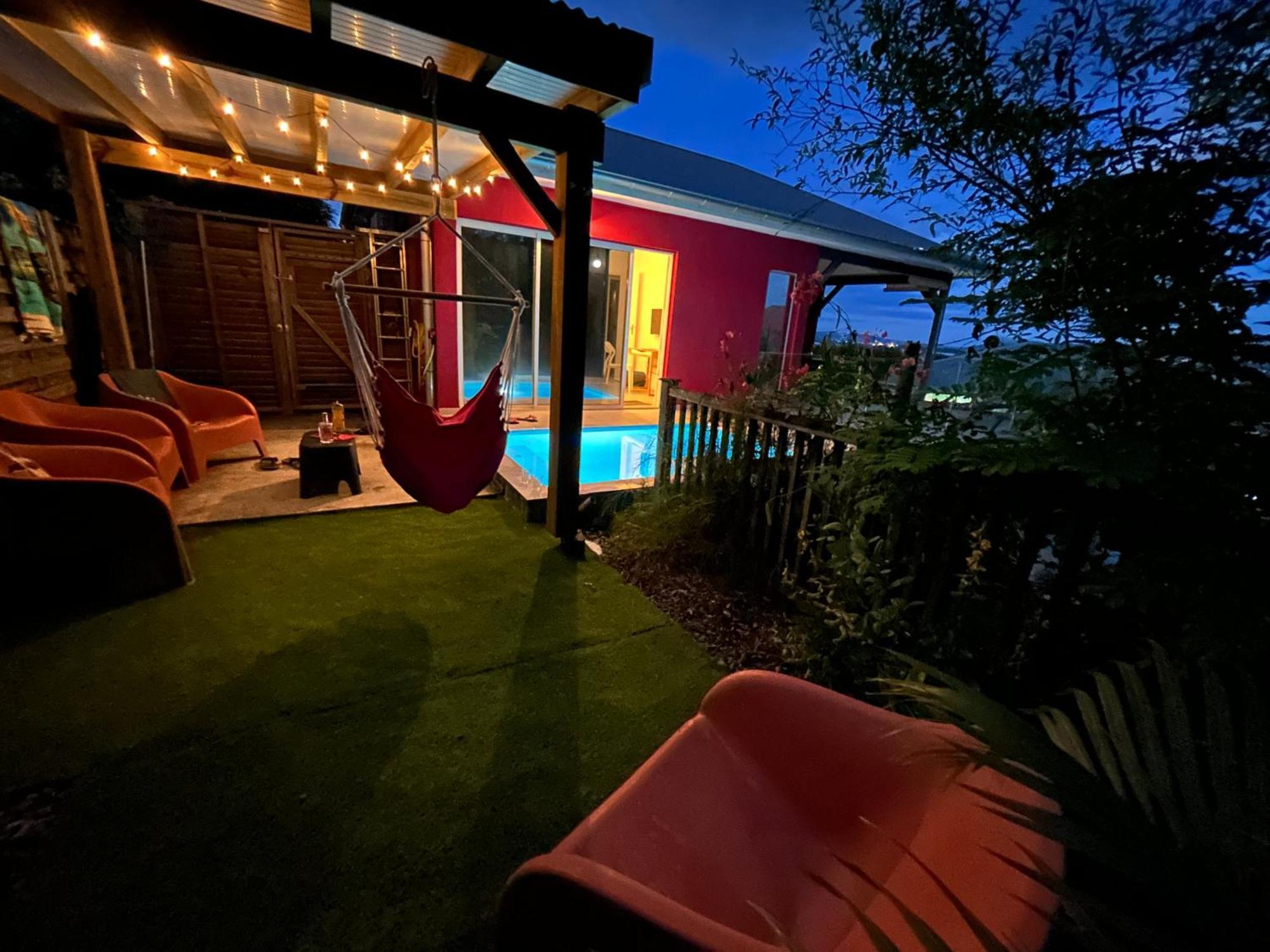 La Villa Jalna Grenadine Deux Chambres Et Piscine Privee レ・トロワ・イレ エクステリア 写真